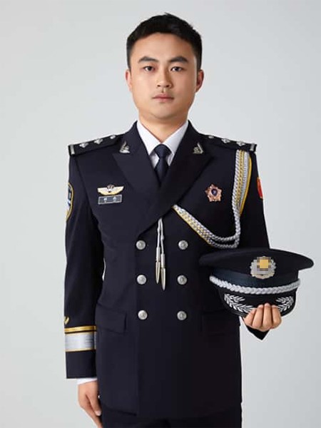 警禮服